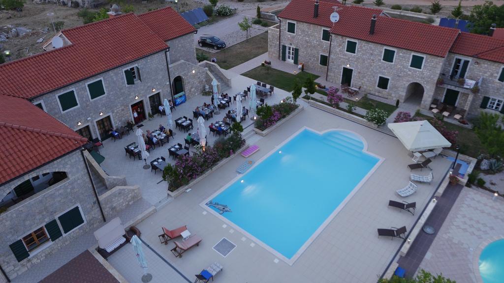 Pansion Skelin Hotel Drinovci Exterior photo