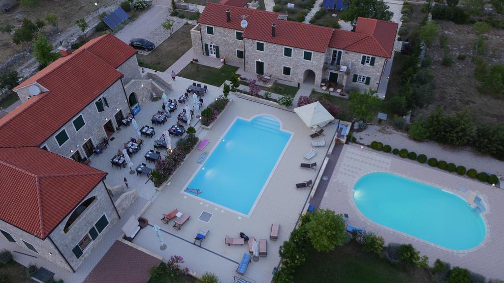 Pansion Skelin Hotel Drinovci Exterior photo
