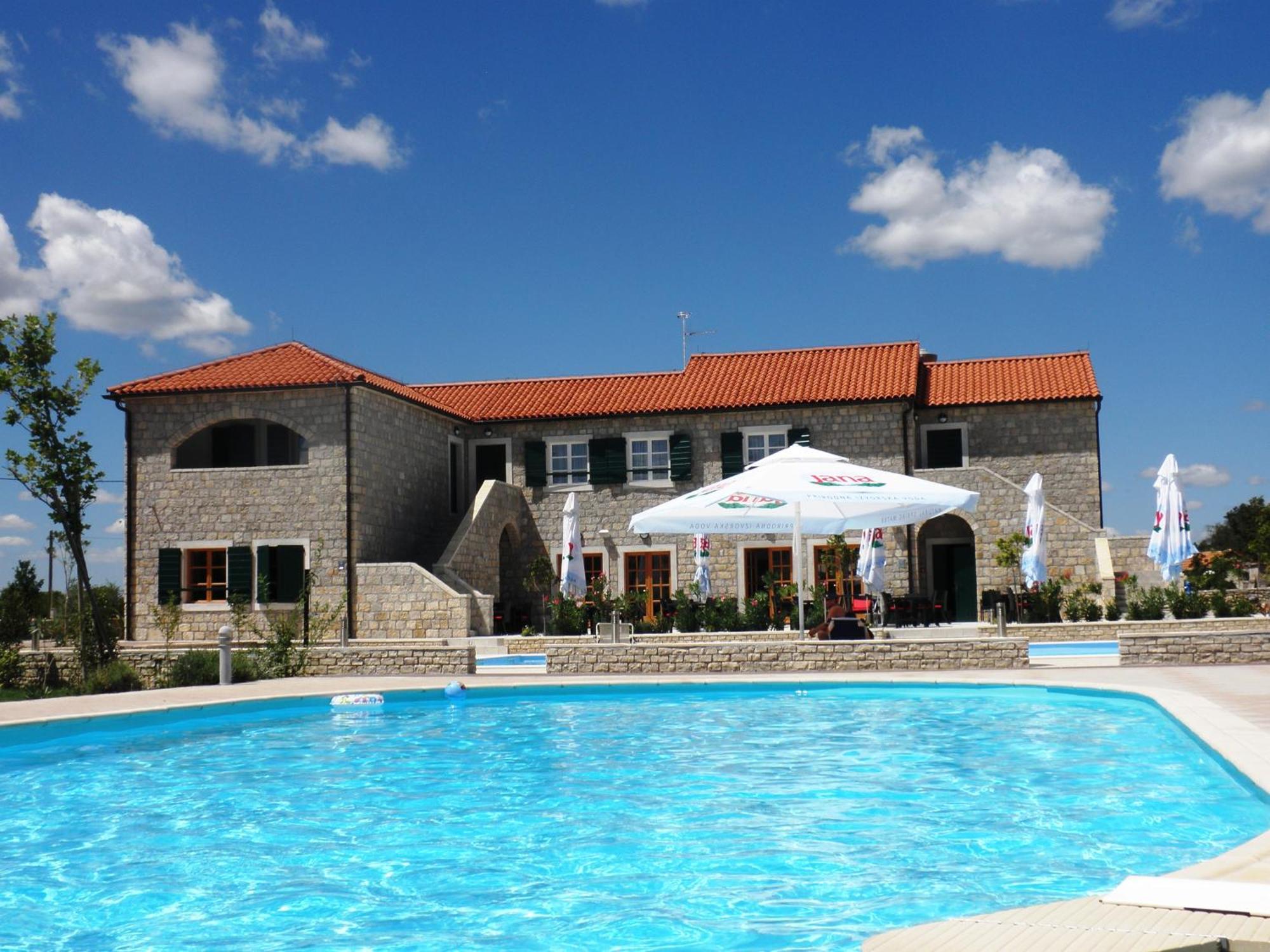 Pansion Skelin Hotel Drinovci Exterior photo