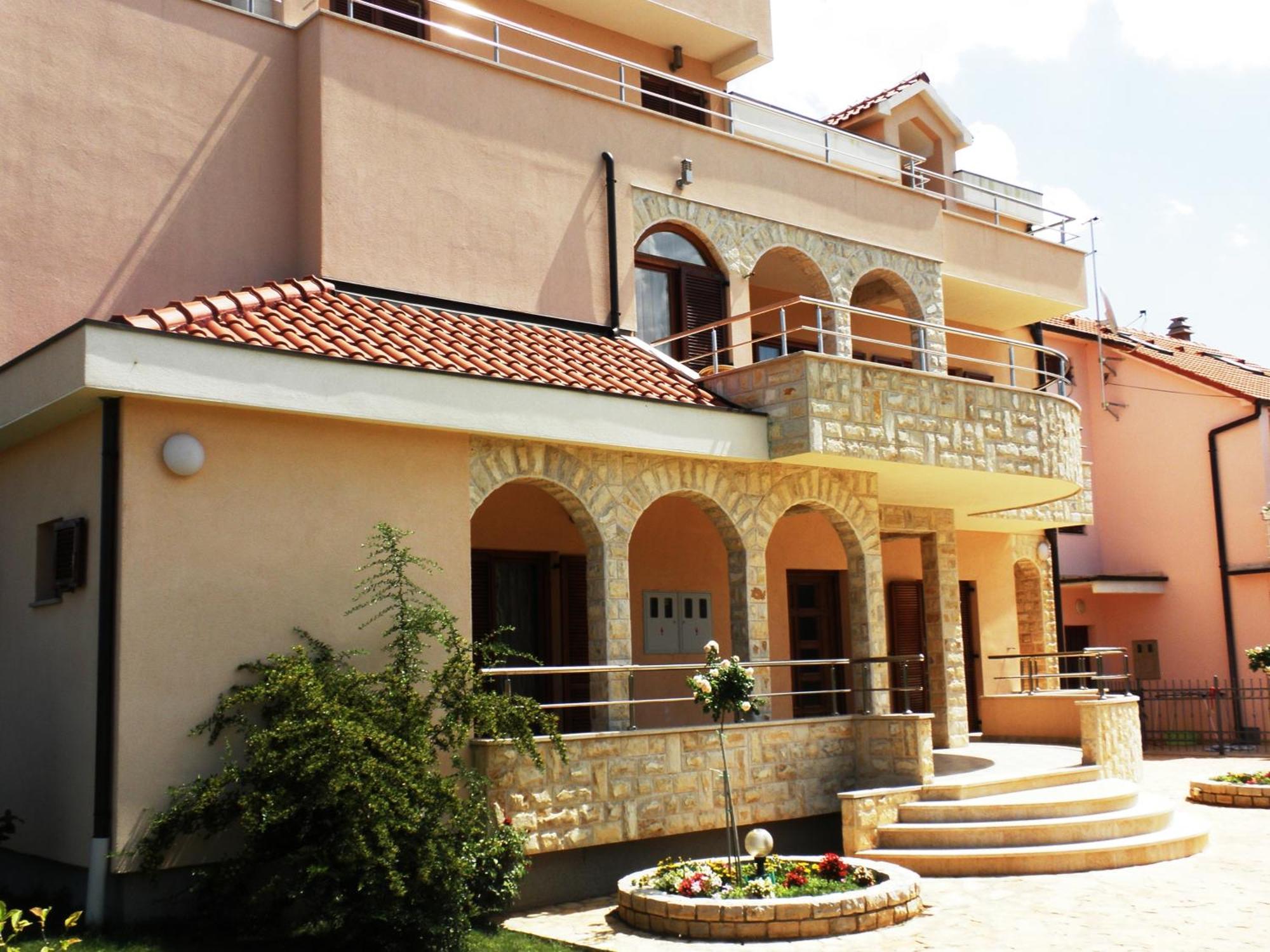 Pansion Skelin Hotel Drinovci Exterior photo