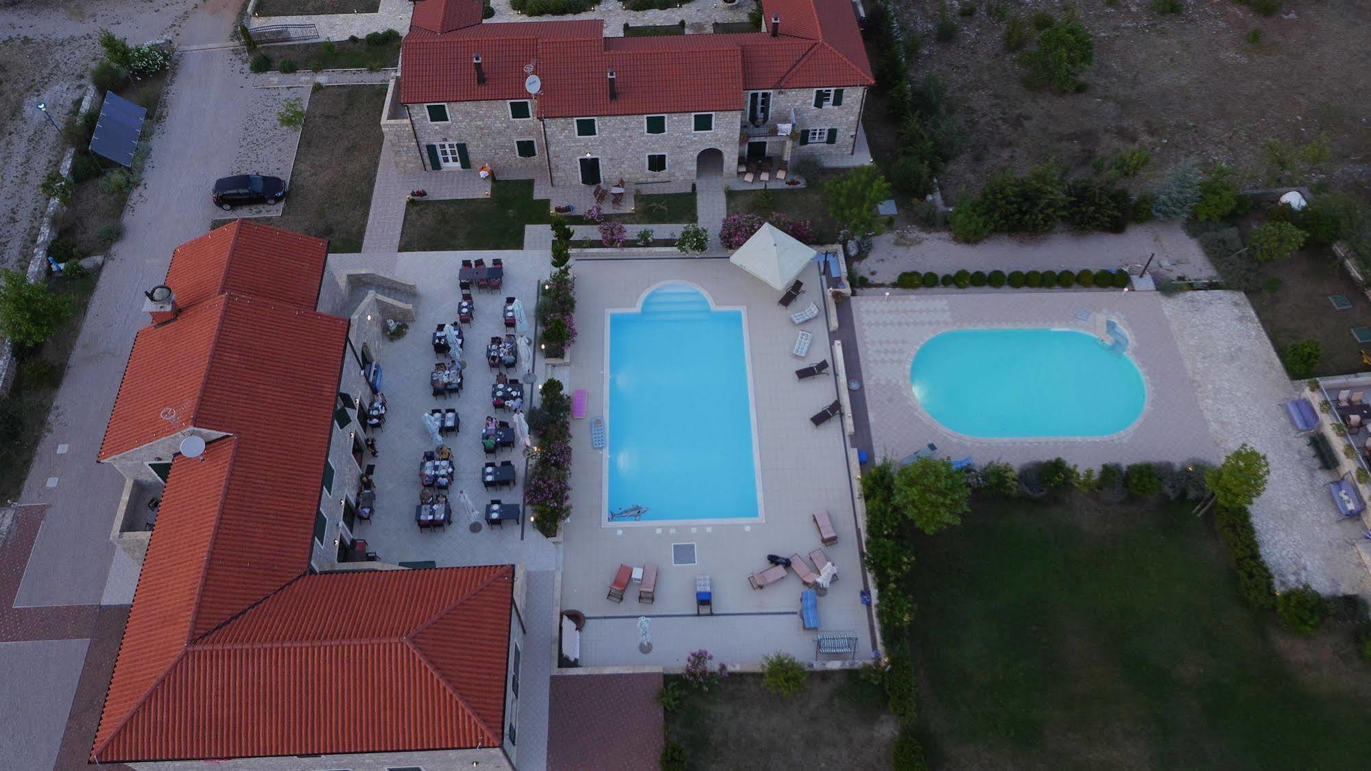 Pansion Skelin Hotel Drinovci Exterior photo