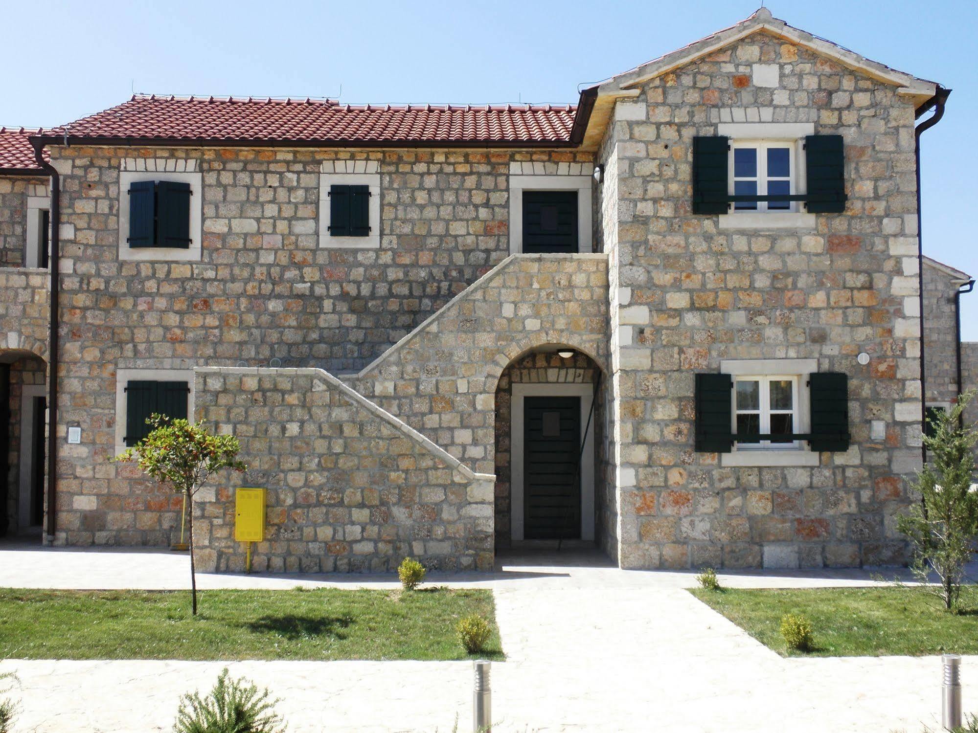 Pansion Skelin Hotel Drinovci Exterior photo